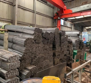 So sánh thép la đen bo cạnh với các loại thép la khác – Nên chọn loại nào?