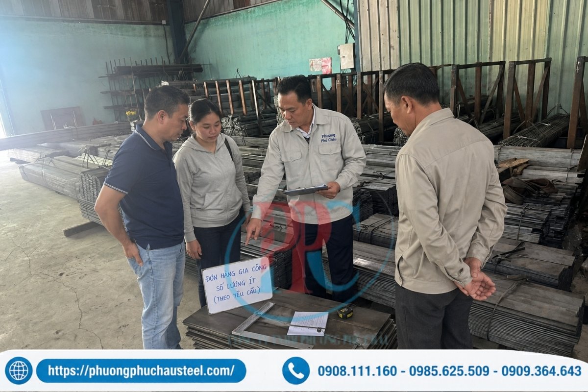 Kiểm tra kích thước thép tấm gia công trước khi bàn giao cho khách tại Thủ Đức