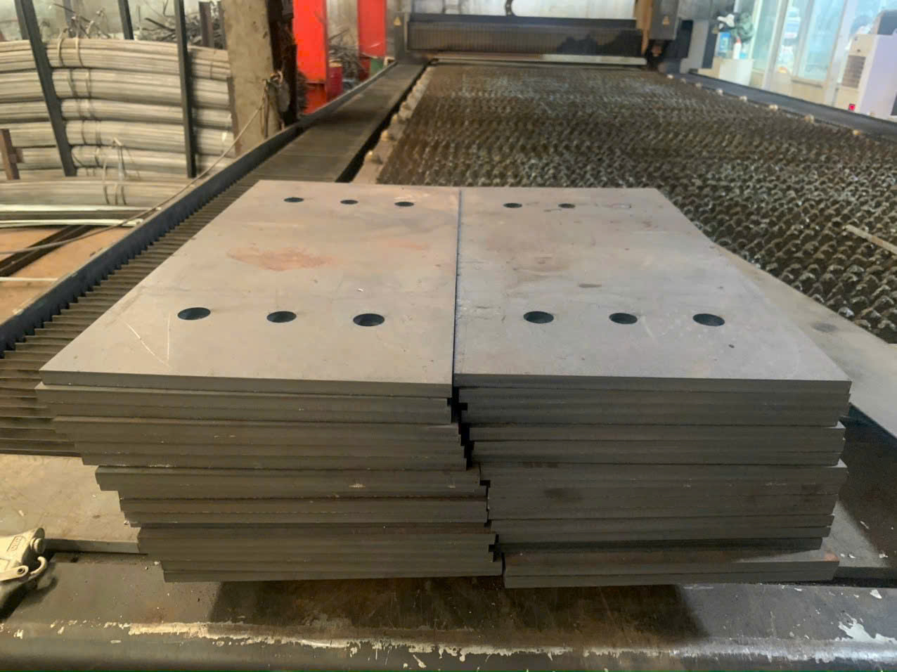 Chấn dột thép tấm