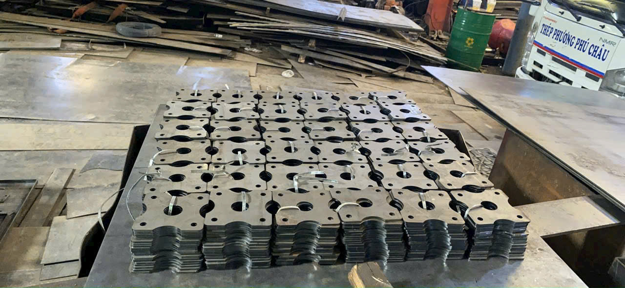 Đội ngũ kỹ thuật đang kiểm tra chất lượng sau chấn thương