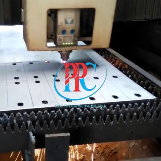 Cắt bản mã đục lỗ